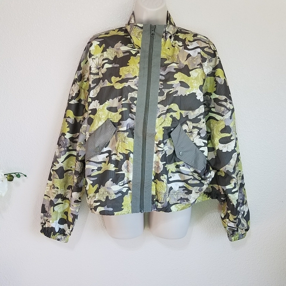 Nike Women's Sportswear Woven Windbreaker Jacket